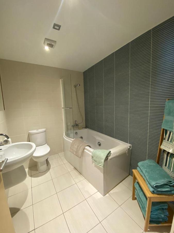 Cosy 3 Bedroom Apartment In Central Portrush With Sea Views Экстерьер фото