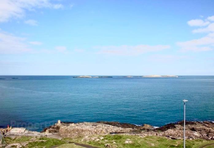 Cosy 3 Bedroom Apartment In Central Portrush With Sea Views Экстерьер фото