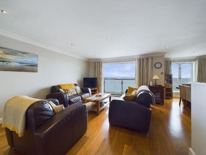 Cosy 3 Bedroom Apartment In Central Portrush With Sea Views Экстерьер фото