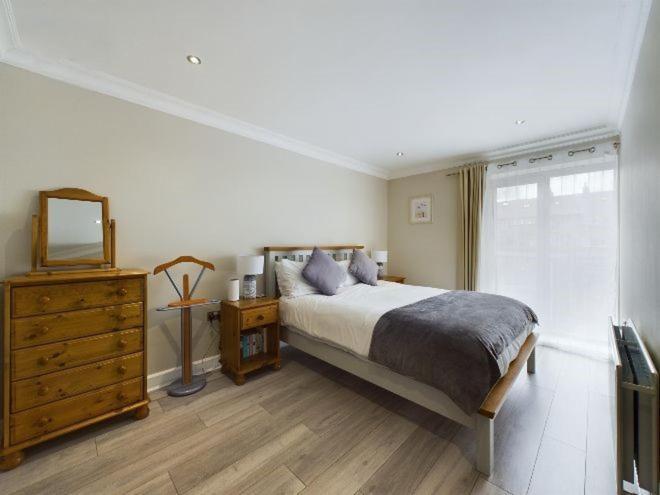 Cosy 3 Bedroom Apartment In Central Portrush With Sea Views Экстерьер фото