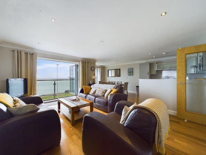 Cosy 3 Bedroom Apartment In Central Portrush With Sea Views Экстерьер фото